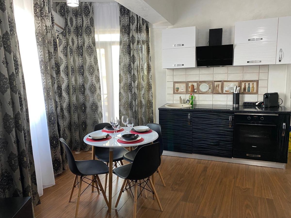 Twin Residence Five Mamaia Ngoại thất bức ảnh